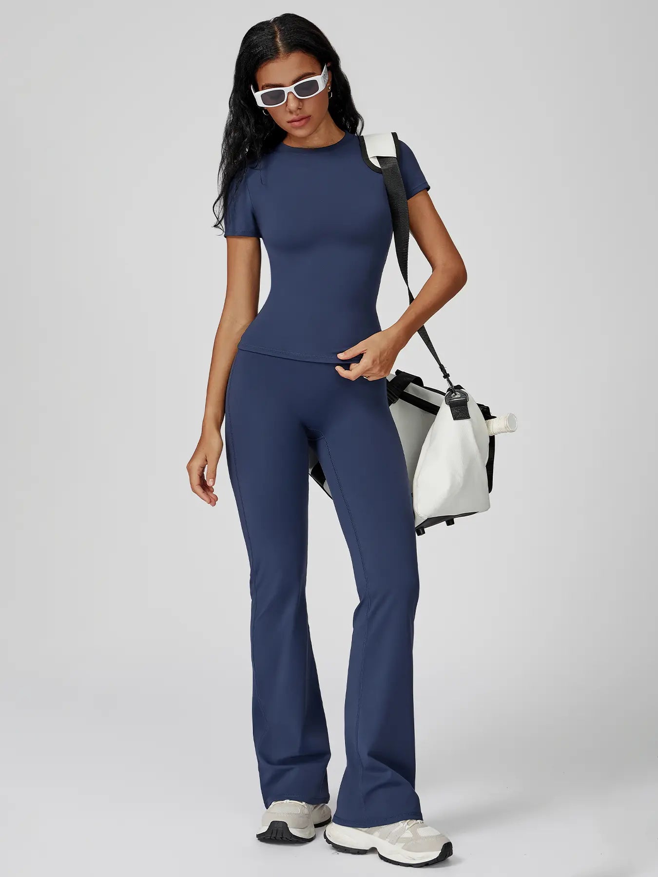 Women’s Sportswear Set – Breathable Slim Fit T-Shirt & High-Waist Yoga Pants